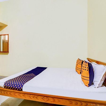 Hotel O Shivaye Rest House Деогарх Экстерьер фото