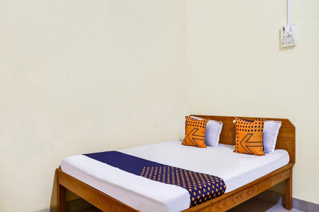 Hotel O Shivaye Rest House Деогарх Экстерьер фото