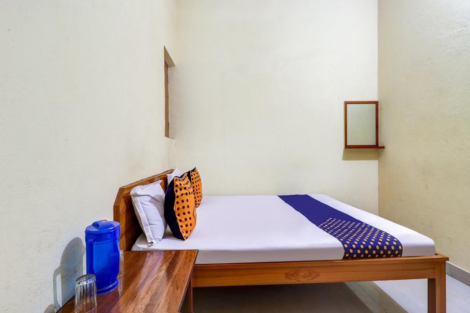 Hotel O Shivaye Rest House Деогарх Экстерьер фото