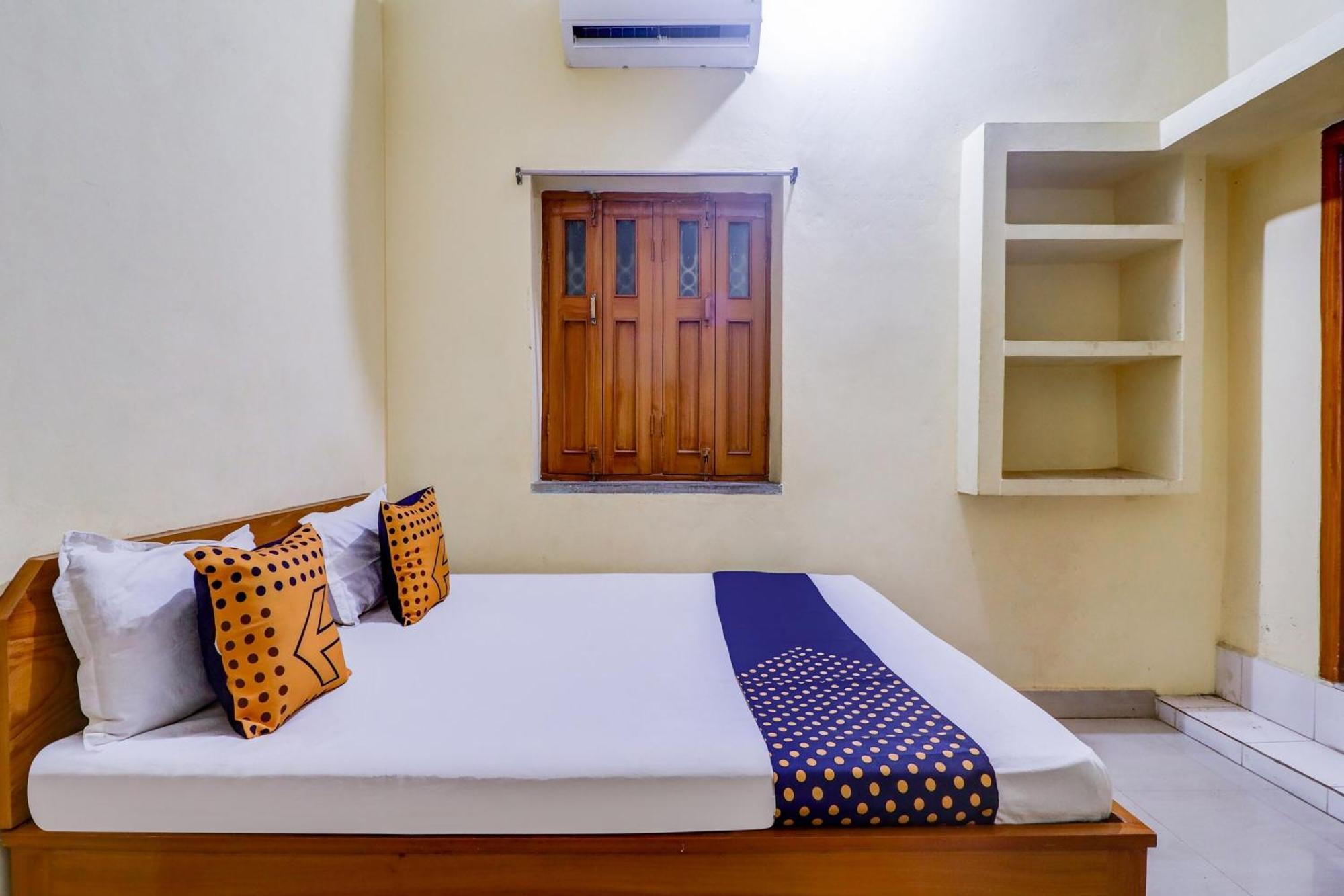 Hotel O Shivaye Rest House Деогарх Экстерьер фото
