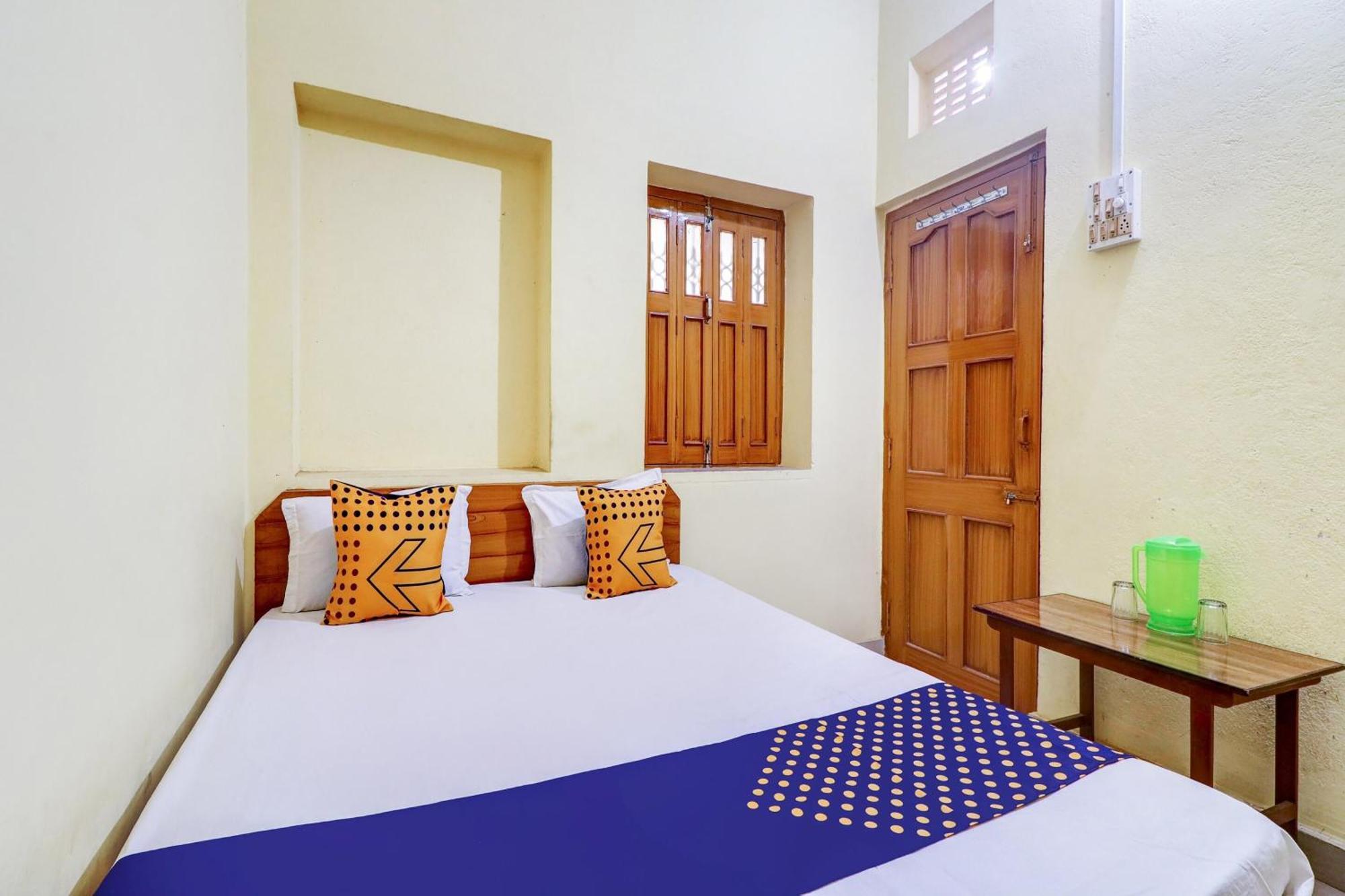 Hotel O Shivaye Rest House Деогарх Экстерьер фото