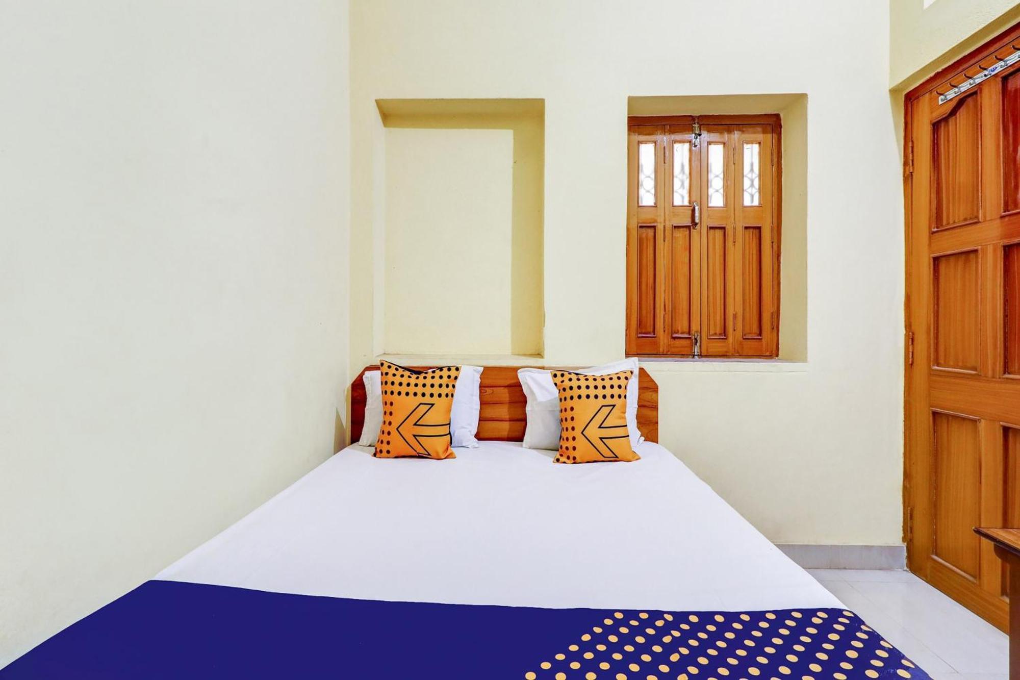 Hotel O Shivaye Rest House Деогарх Экстерьер фото